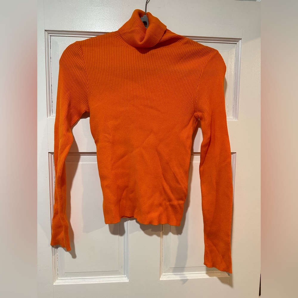 H&M orange ribbed turtleneck sweater, size small, never worn, not itchy